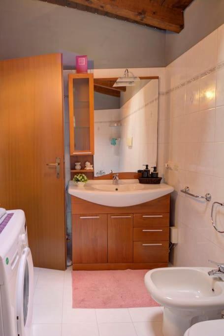 コモCasa Vacanza Angolo Della Corteアパートメント エクステリア 写真